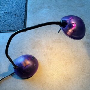 Desk lamp/desk light/bedside light with flexible gooseneck arm & on/off switch